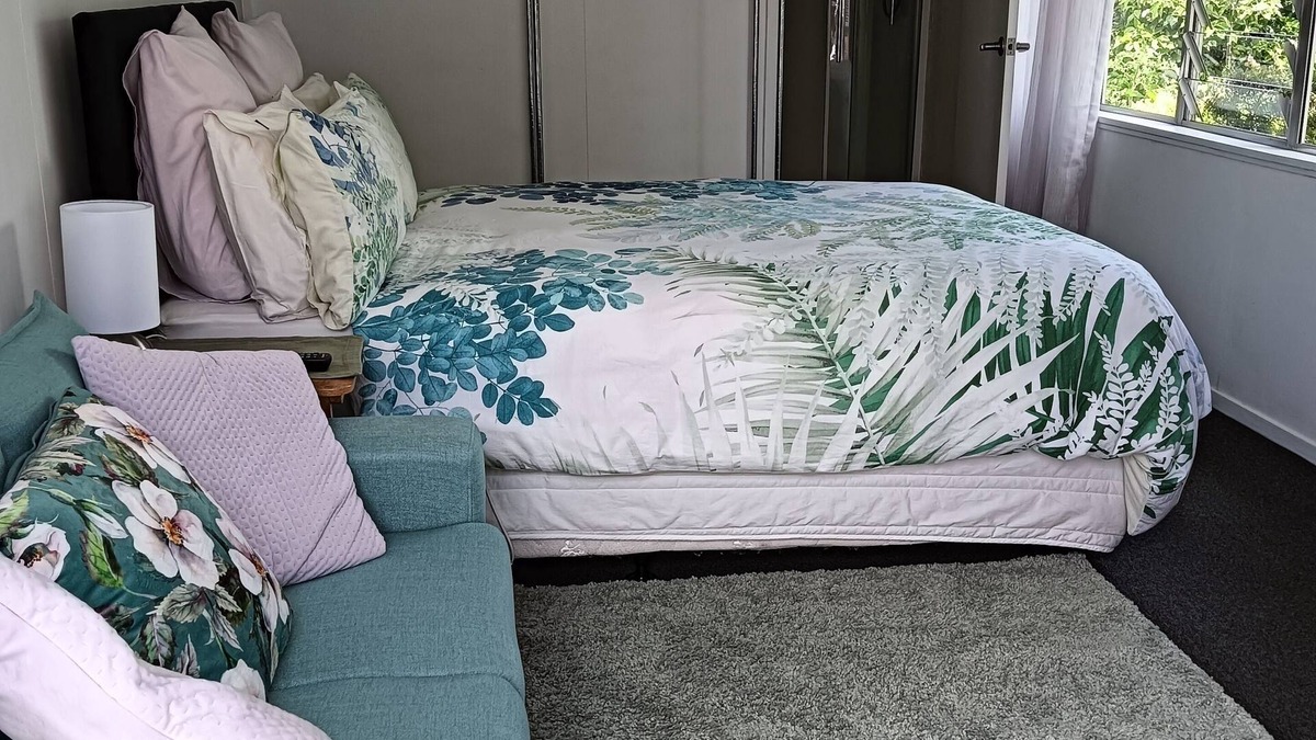 Hamilton Apartment | Restful garden studio in Central Hamilton