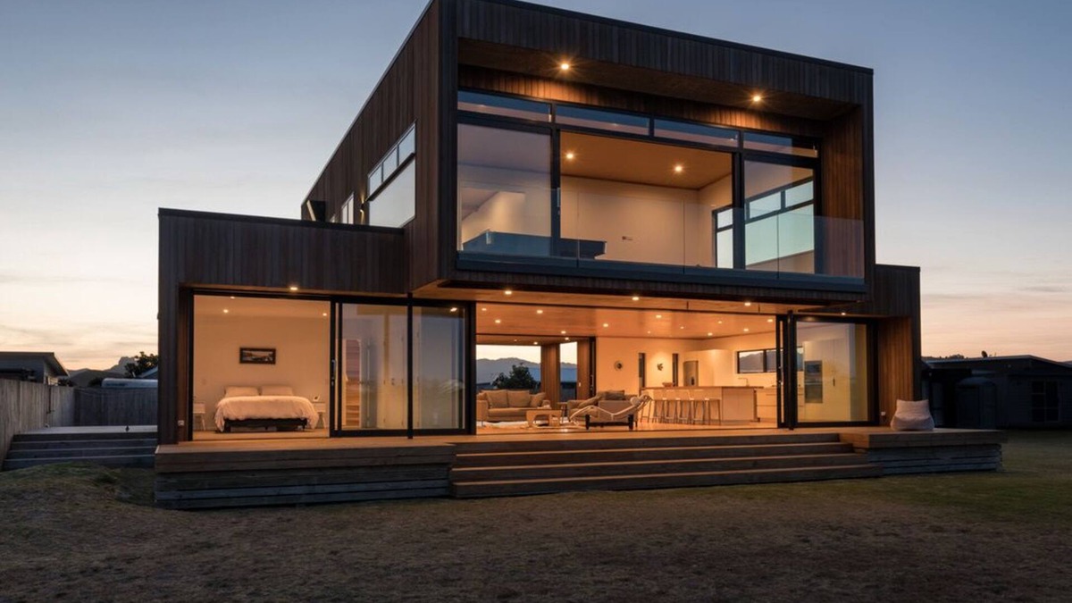 Matarangi House | Restful, Lakeview, Golf Green, Architect's unique Bach.