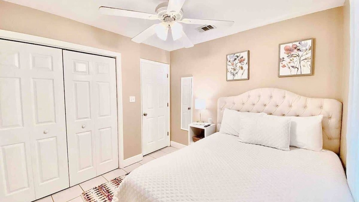Tallahassee House | Restful Private Guest Room in Upgraded Home