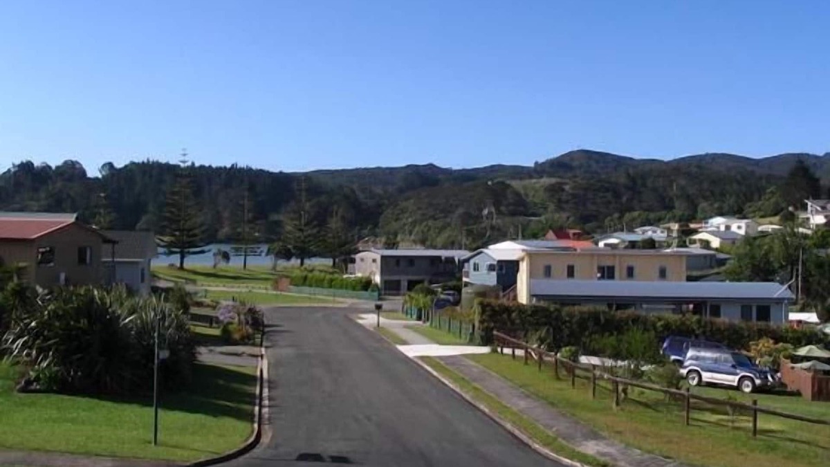 Hihi House | Restful Recreation. Modern home in great location