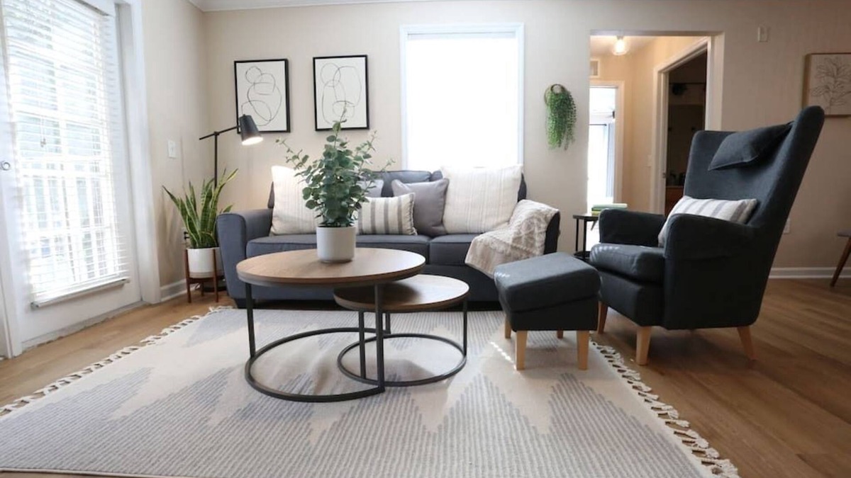 Gainesville Condo | Restful Refuge ๐ 2 BR Boutique Condo | Pool & Gym