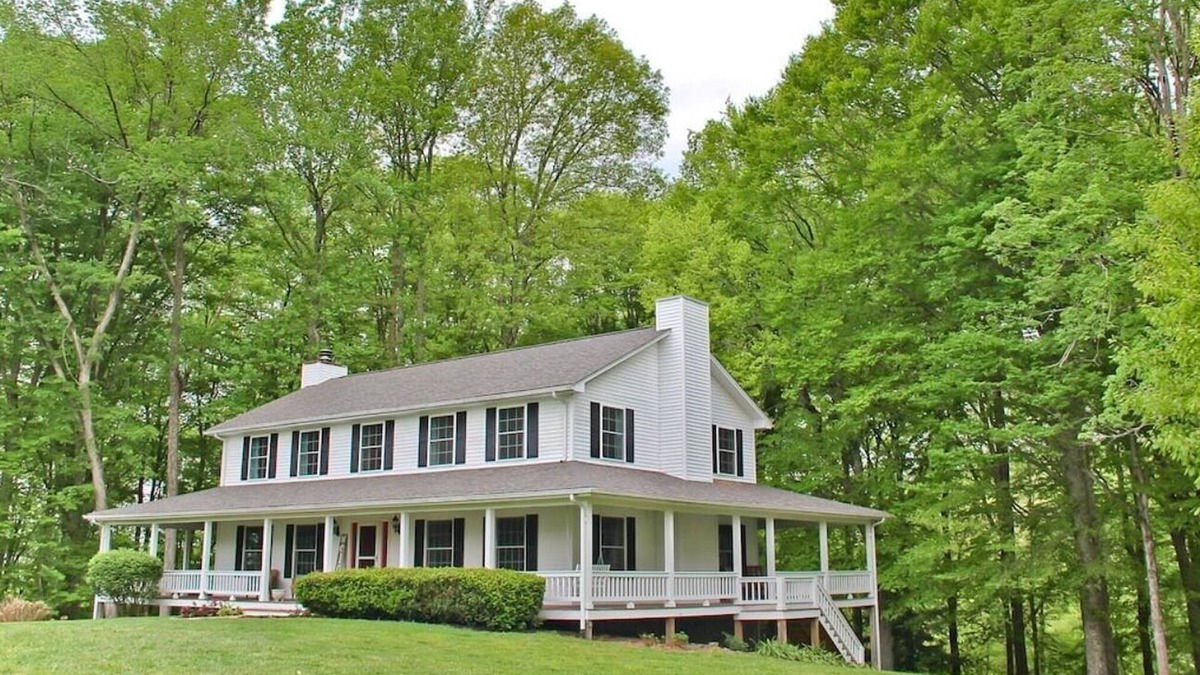 Jamestown Cottage | Restful Rustic Farmhouse on Lake Cumberland