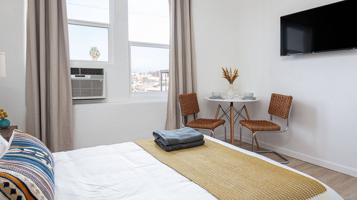 Rampart Village Apartment | Restful Vacay! LA Experience!