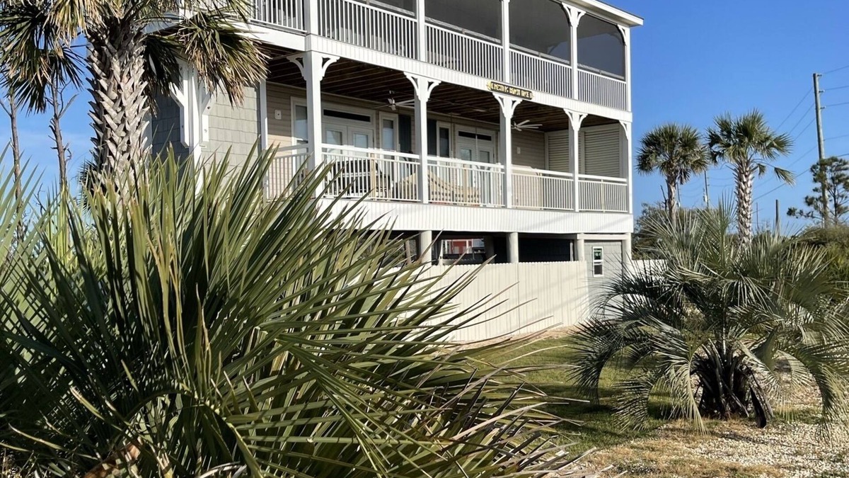 Cape Breezes House | Resting Beach Face, the Best of Both, Bay & Beach!