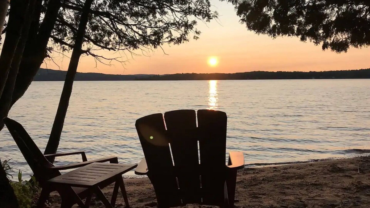 Messines Apartment | Restore your soul at Blue Sea LK- lakeside and close to cycling, hiking and golf