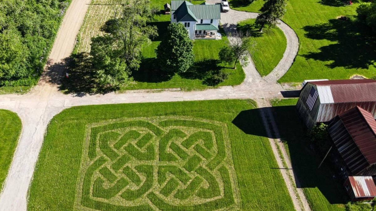 Andover House | Restored 1880 Farmhouse Modern Amenities & Direct Access to Tall Pines ATV Park
