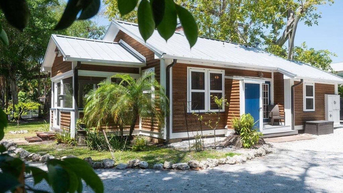 Indian Beach Sapphire Shores House | Restored 1939 Cottage Near Ringling, Beaches, & Downtown Sarasota
