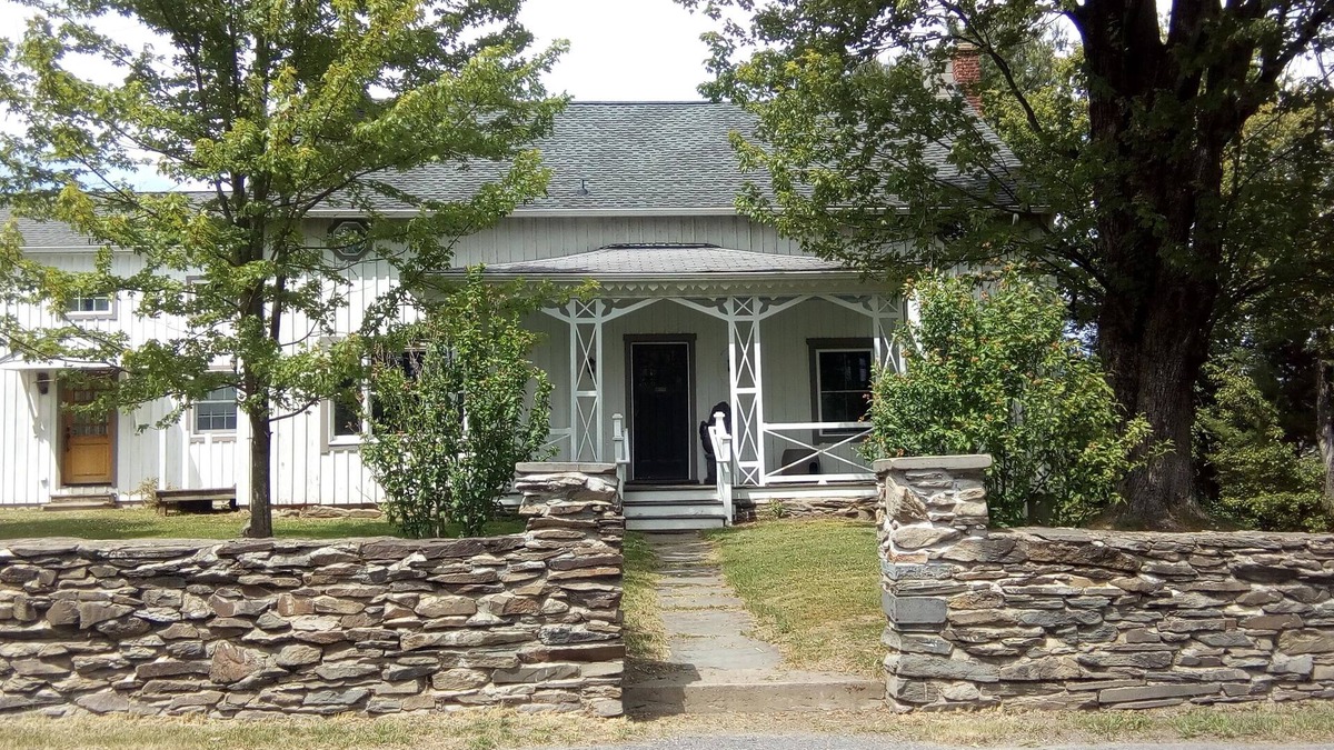 Red Hook House | Restored Farm House in quaint Hudson Valley Town of Red Hook, Dutchess County