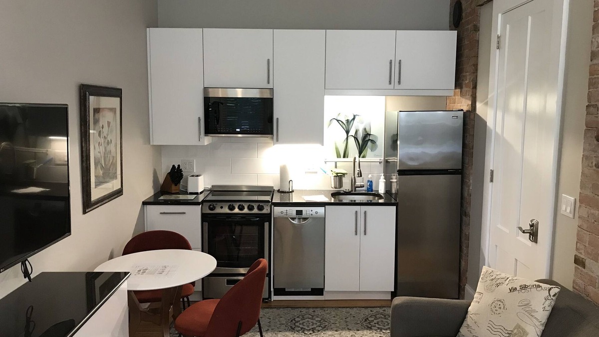 Rochester Apartment | Restored Farmhouse 1 bedroom apt, private garage, close to 490/590 - Apt 3