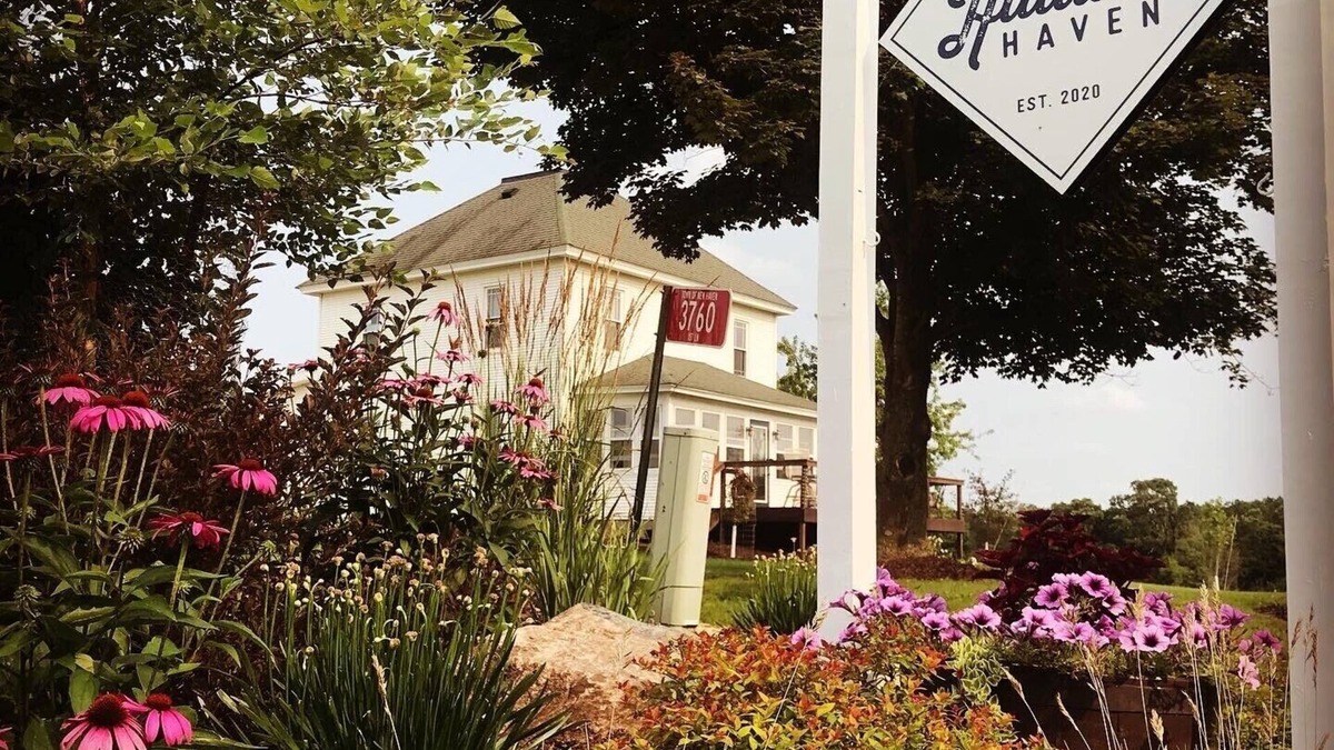 New Haven Other | Restored Farmhouse Close to WI Dells