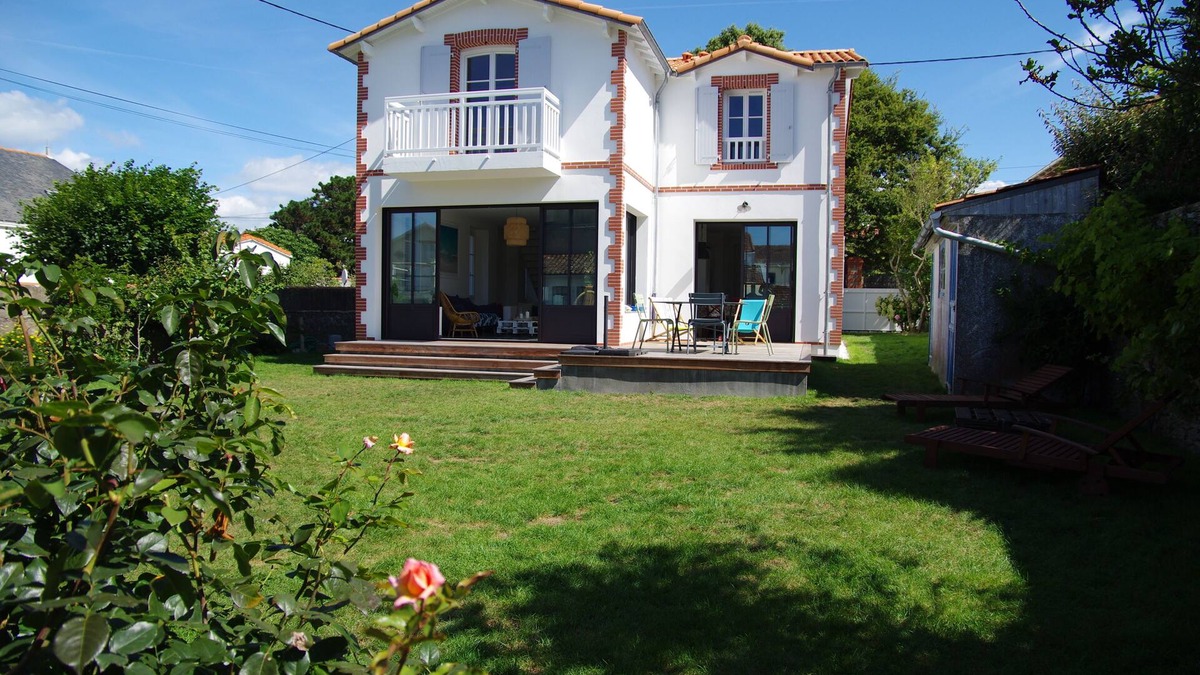 Prefailles House | Restored house in the heart of the village and 150m from the beaches and shops