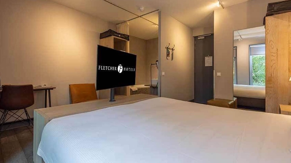 Coevorden Hotel | Restored Warehouse Room Close to WILDLANDS Adventure Zoo Emmen
