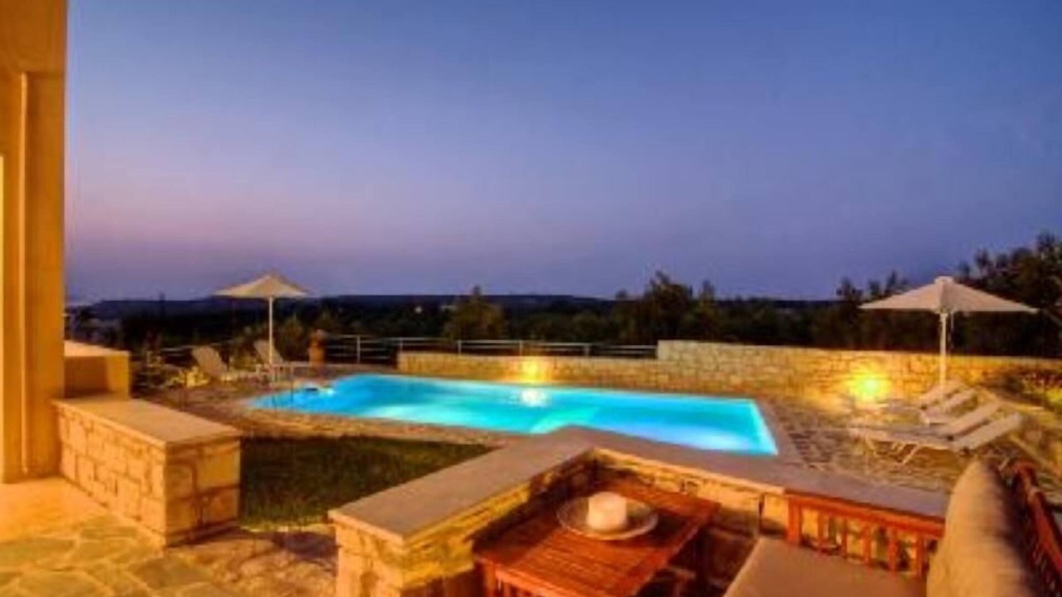 Houdetsi House | Rethymno: A wonderful place to stay-Suitable for families.