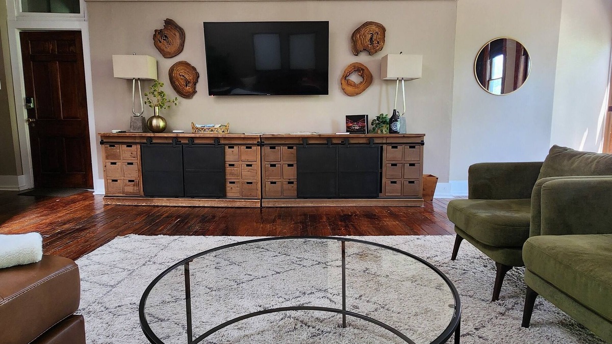 Old City Condo | Retreat at Harvest: Ultra-Modern, Downtown, Sleeps 6, WiFi, Full Kitchen, Stylish Decor