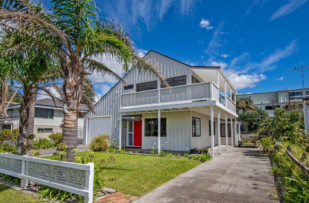 Russell House | Retreat at Tapeka Point - Russell Holiday Home
