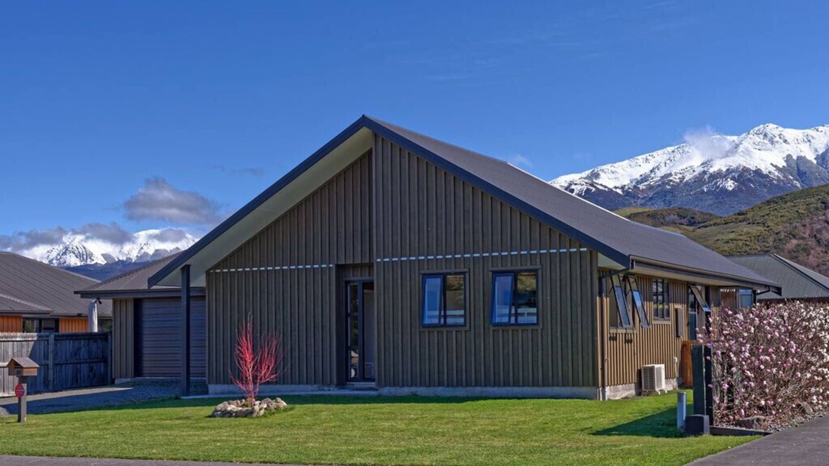 Hanmer Springs Cottage | Retreat By The Green