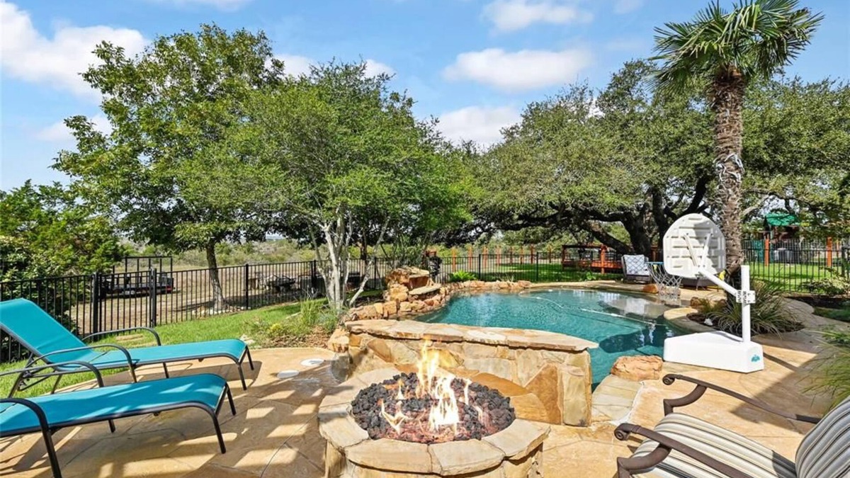 Austin House | Retreat House, pool, spa, stunning sunsets in the Hill Country