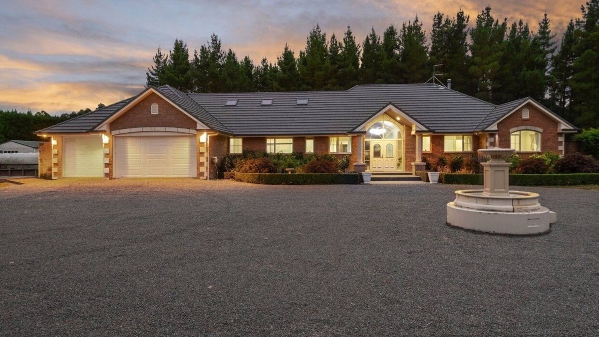 West Melton Other | Retreat in Secluded Farm House with Private Pool and Spa