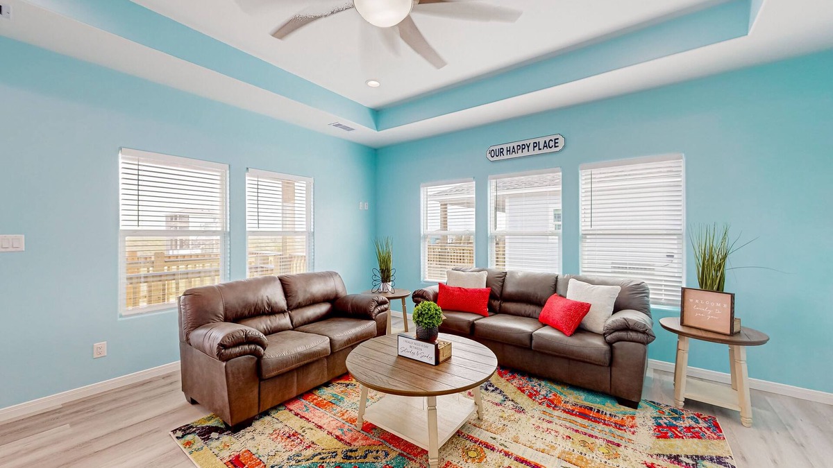 Gilchrist House | Retreat | Large Deck | Family Fun