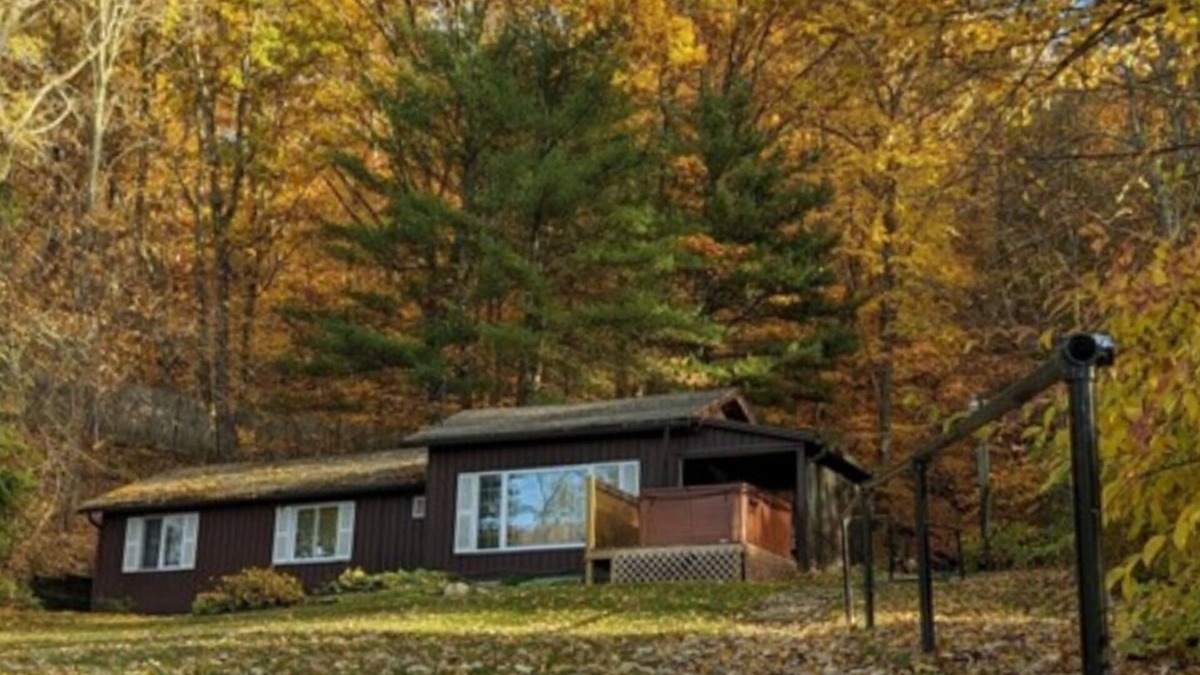 Naples House | Retreat of falling waters
