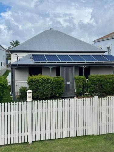 Allenstown House | Retreat on Murray - Pool, Playground, Huge Deck!