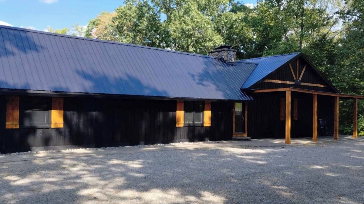 Laurelville Cabin | Retreat on the Ridge in Hocking Hills-Beautiful cabin 5 miles to Rock House