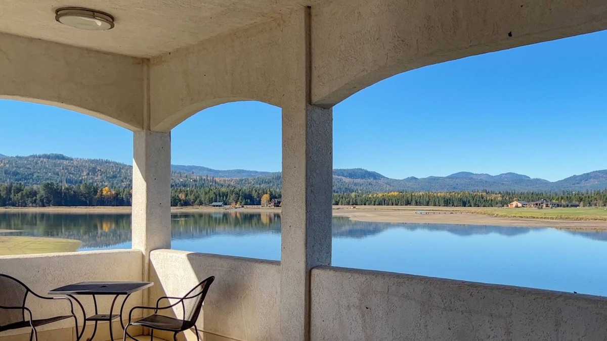 Sagle House | Retreat on the River