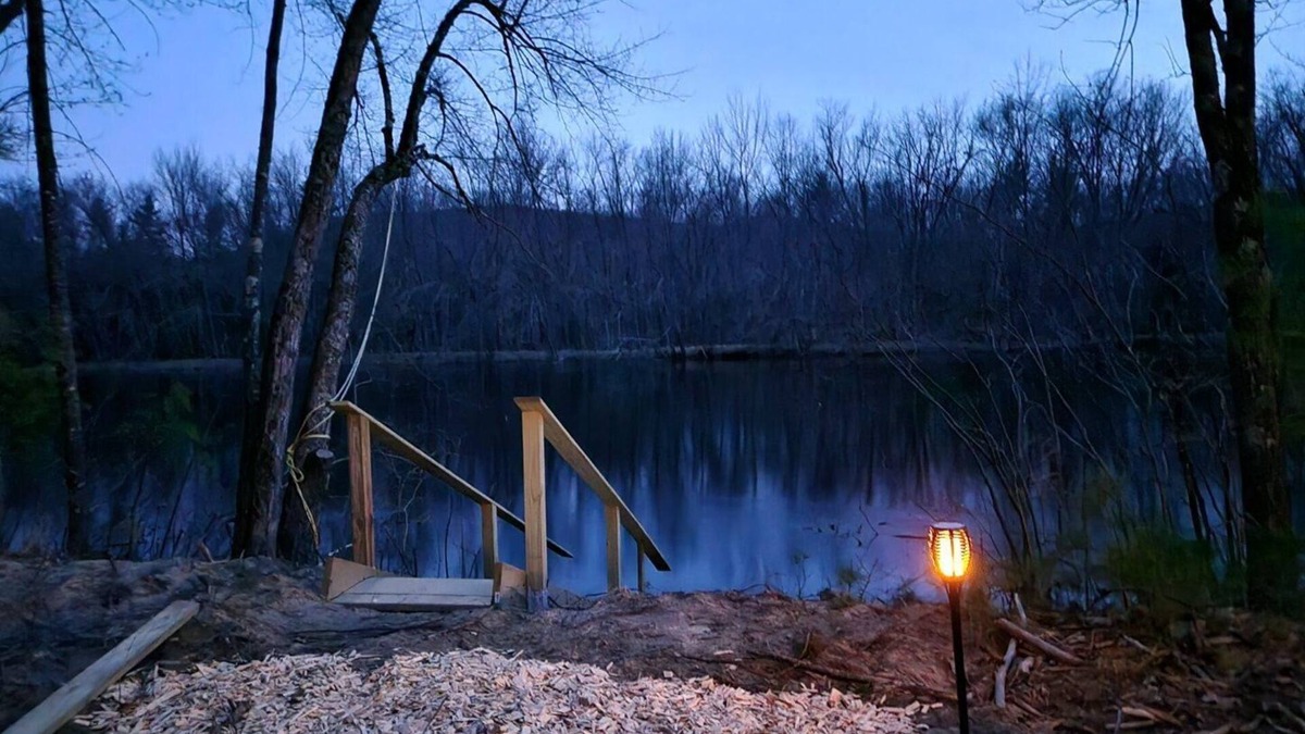 Hiram Cabin | Retreat on the Saco River
