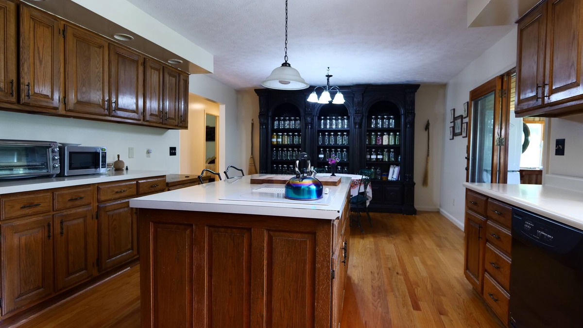 Goshen Other | Retreat on Working Herb Farm in Goshen, Ohio