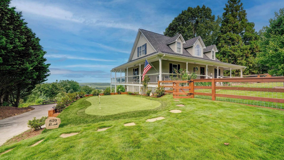 East Ellijay House | Retreat to Ellijay with stunning sunset views!