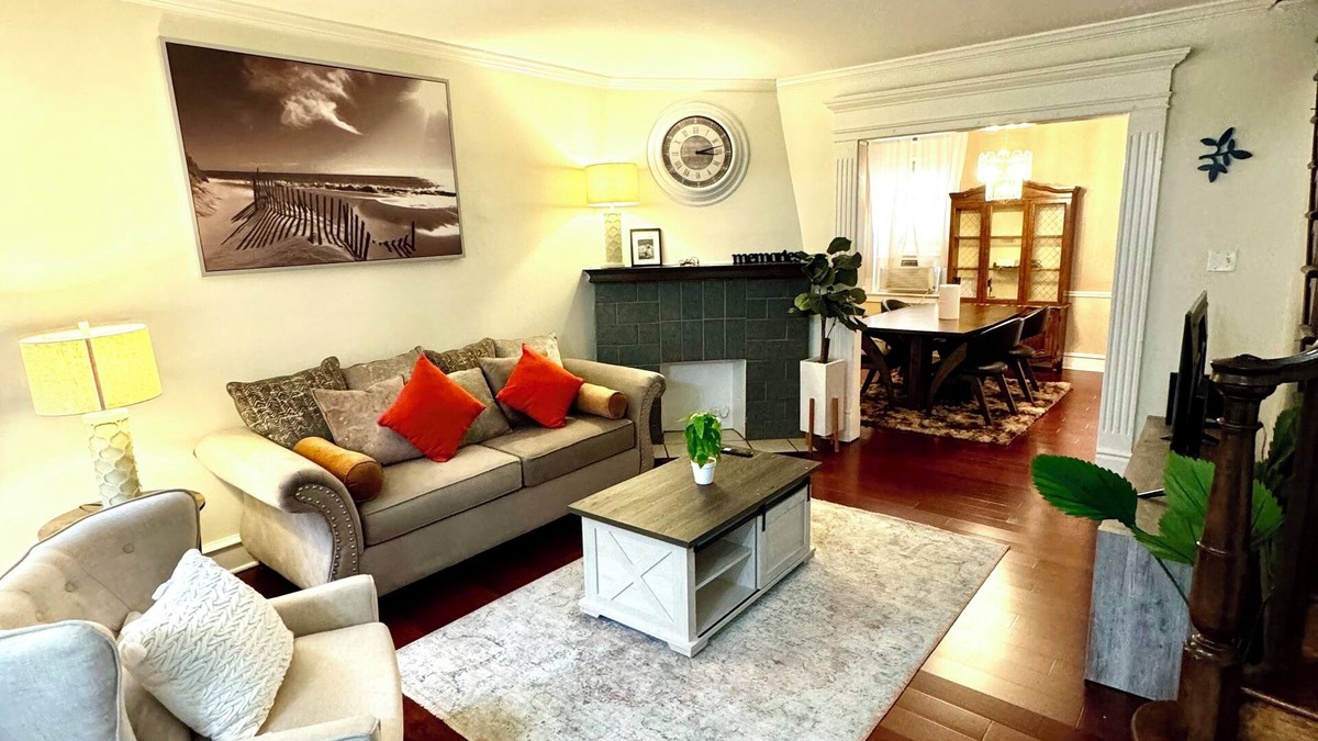 Wynnefield House | Retreat to this harmonious and tranquil home in the quiet neighborhood