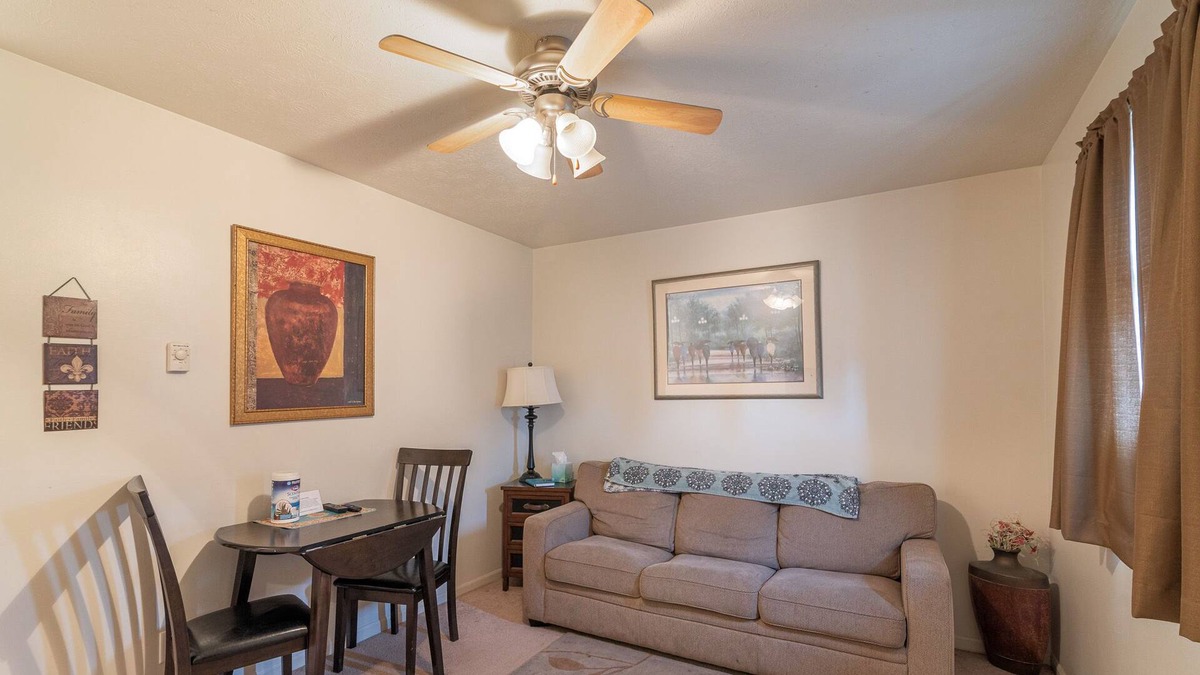 Hemlock Apartment | Retreat to this single level studio