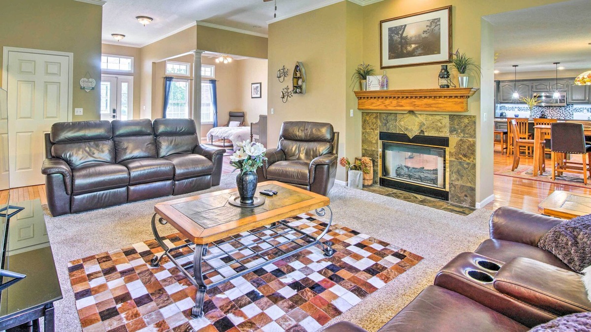 Nixa House | Retreat w/ Fire Pit ~ 16 Mi to Springfield!