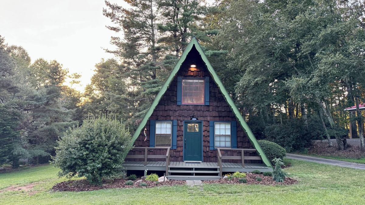 Fancy Gap Cabin | Retro A-Frame Cabin in Fancy Gap minutes from the Blue Ridge Parkway