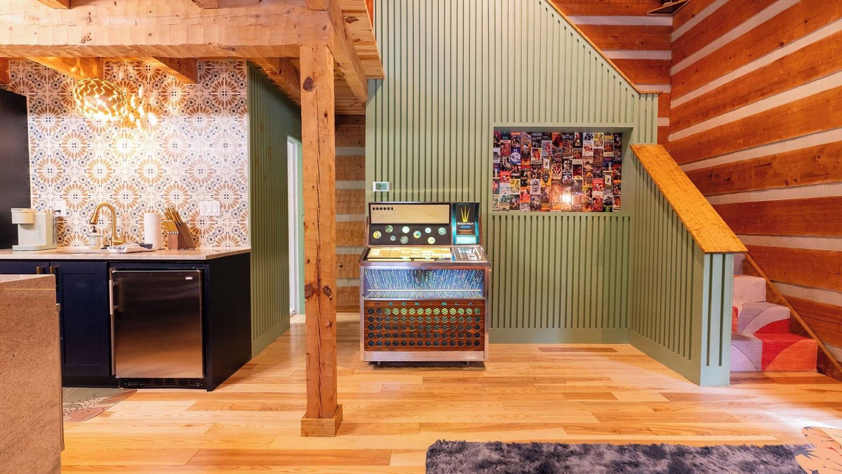 Rockbridge Cabin | Retro Cabin in Hocking Hills, Ohio w/Jukebox, Hot Tub & Pond. Dog-friendly!