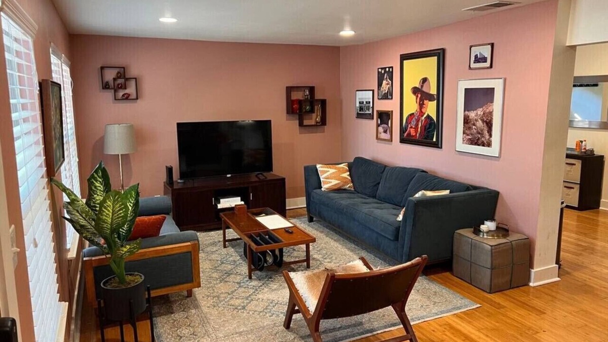 Blackshear-Prospect Hill Villa | Retro Cowboy Villa in the Heart of Austin