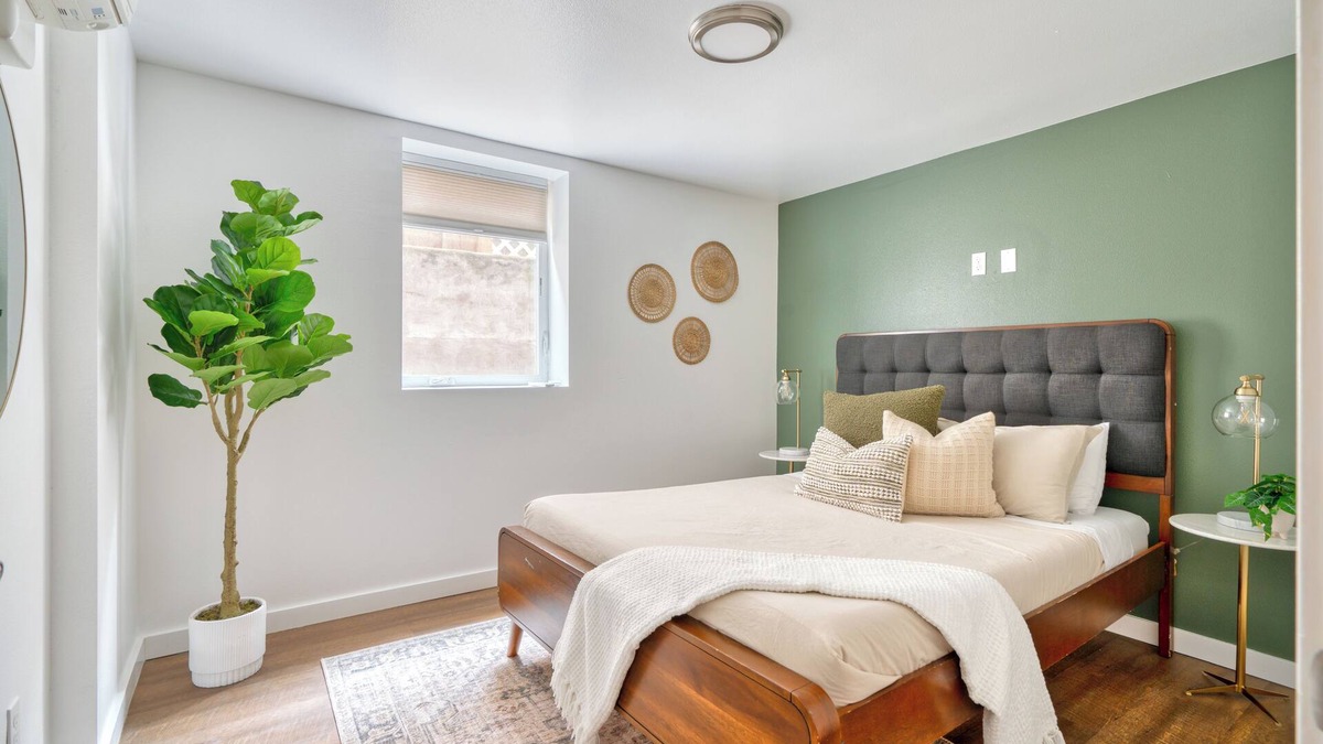 Sullivan's Gulch Apartment | Retro Hideaway Trendy Location 2BR Sleeps 4