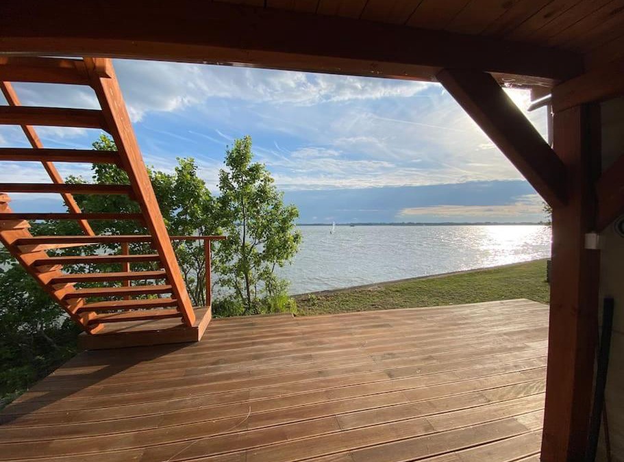 Samorin House | Retro house in nature