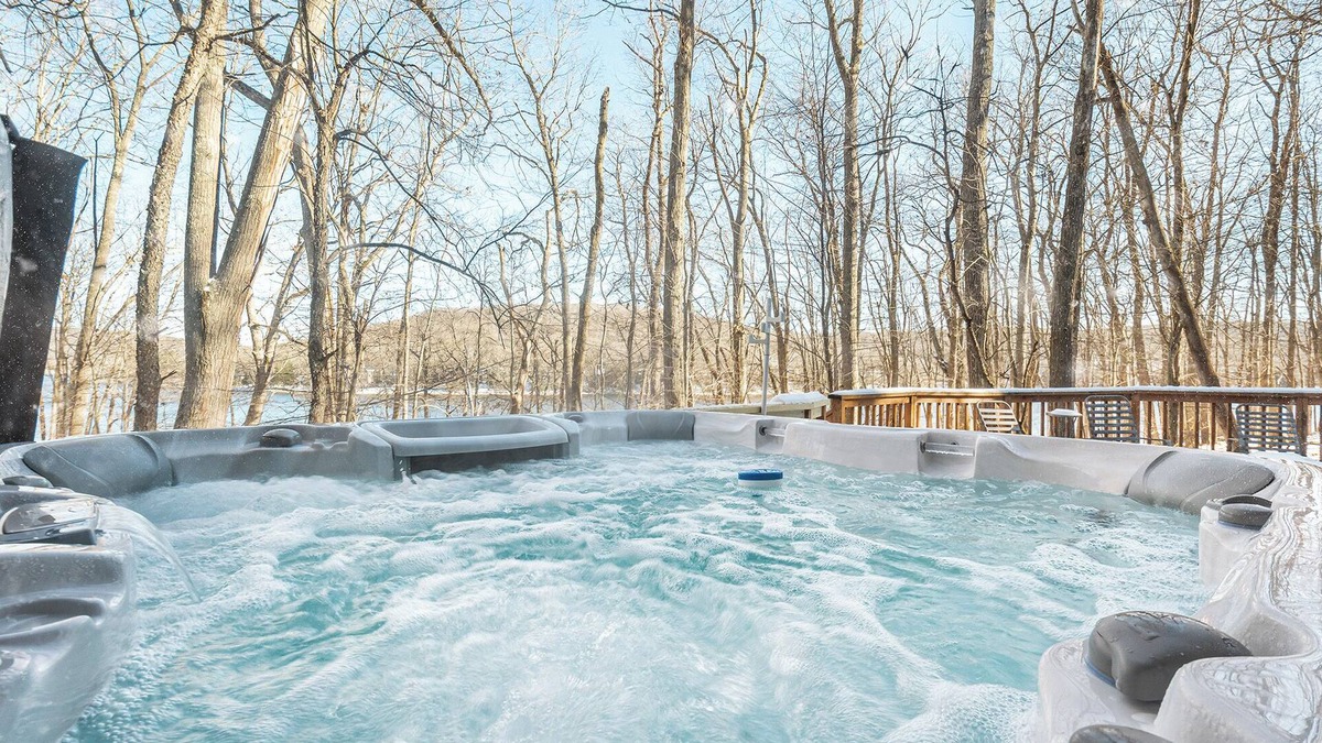 McHenry Cabin | Retro Lake Landing