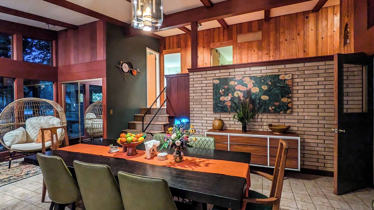 Fremont House | Retro lakeview stay with hot tub, game room, and nearby golf and skiing.