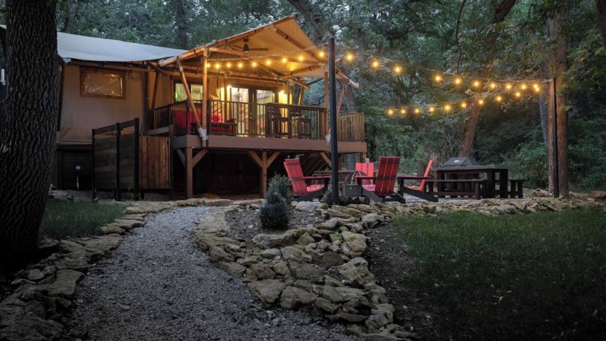 Ashland RV Rental | Retro - Safari Tent | 2 Bed, 1 Bath