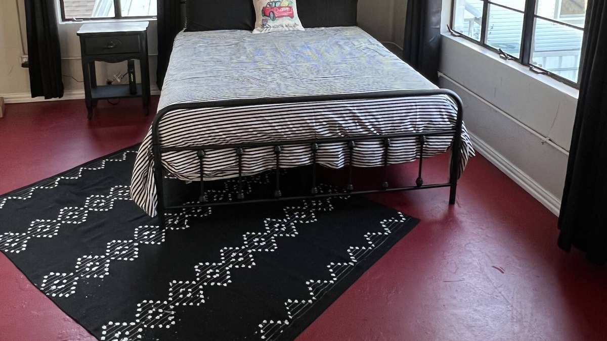 Mineral Wells Apartment | Retro Studio Apartment in the Heart of Downtown