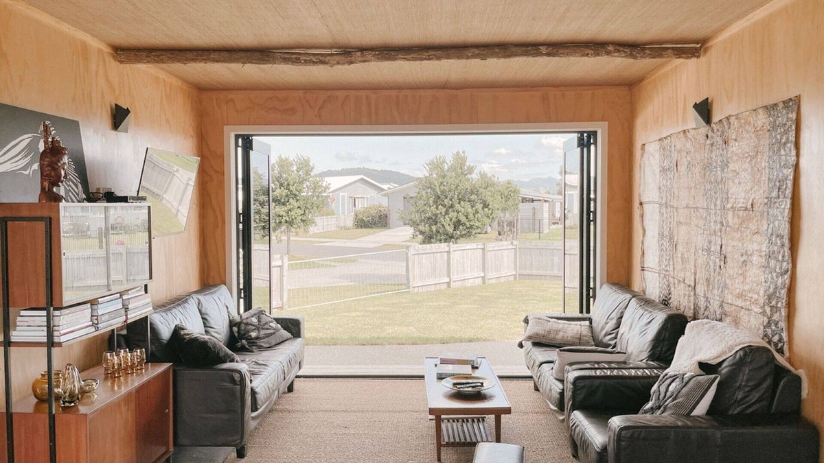 Matarangi House | Retro Style Beach Retreat - Matarangi Holiday Unit