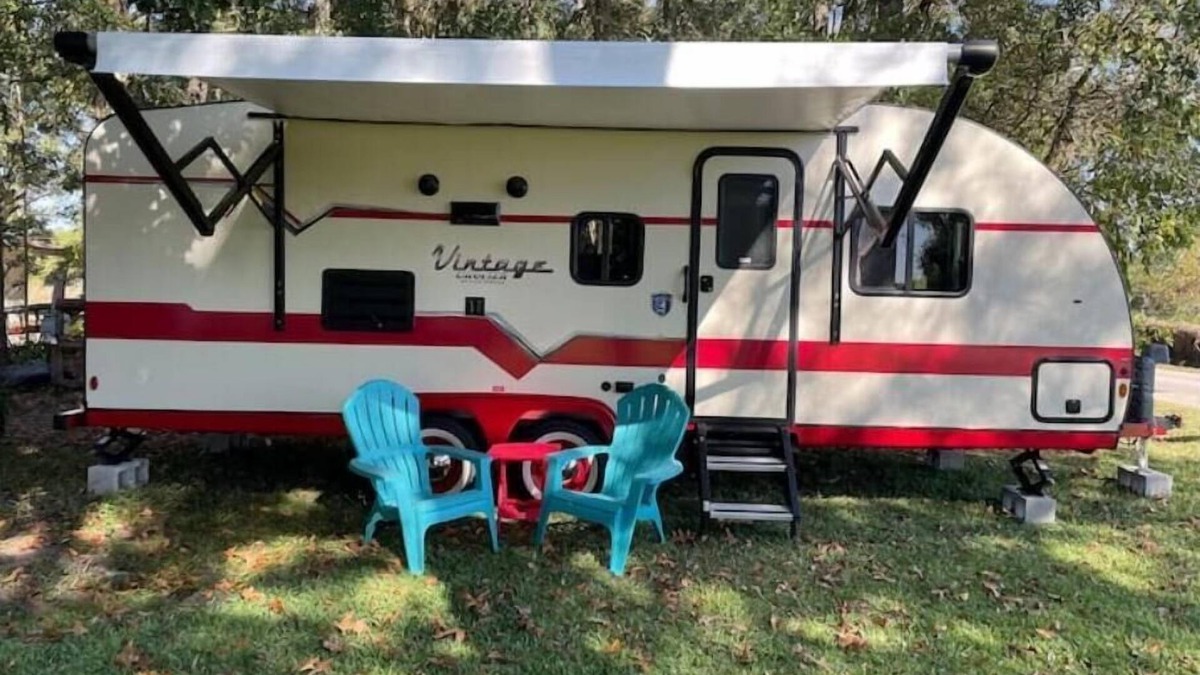 Ocala House | Retro Style Camper. Close to I-75, WEC, Shopping