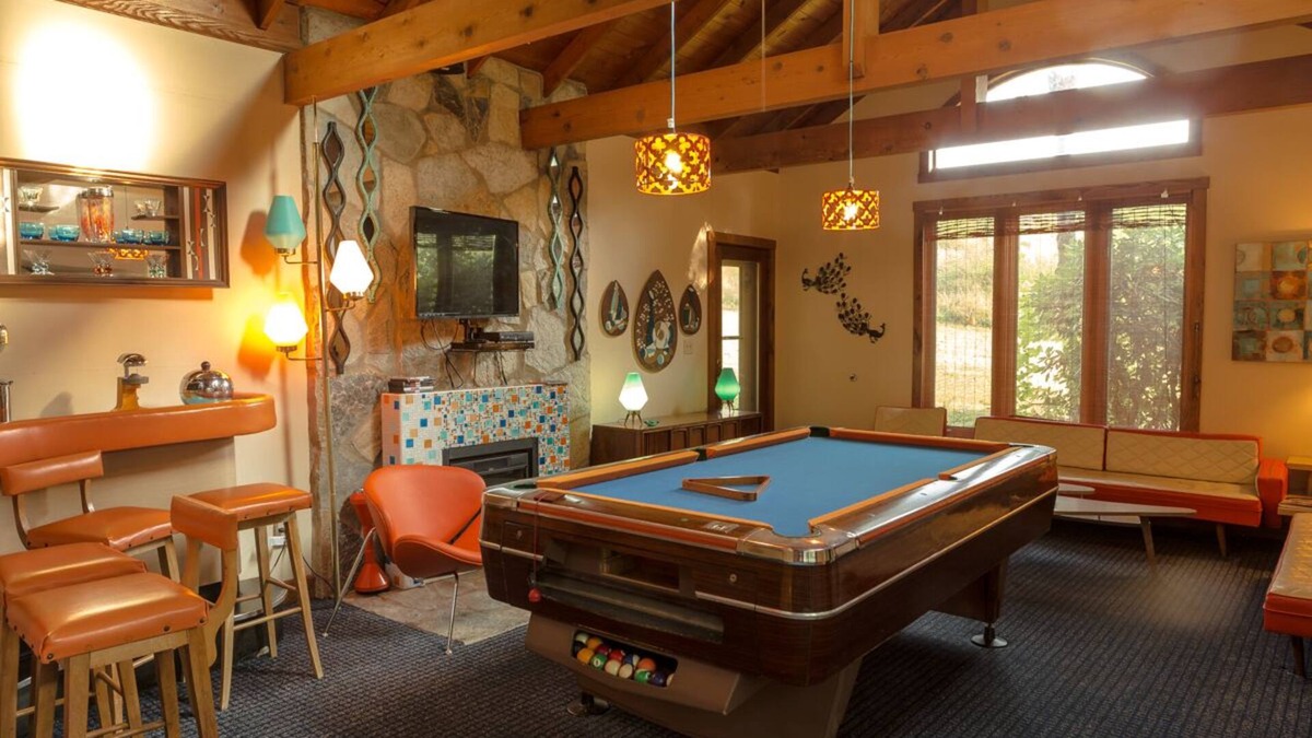 Carbon Hill Cabin | Retroville in Hocking Hills