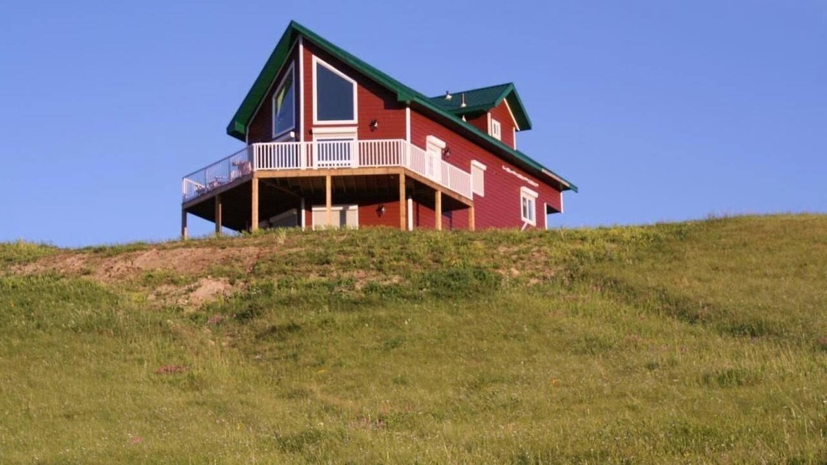 Cardston County Cabin | Reunion Cabin at the St. Mary River (Children stay for free so book 0 Children)