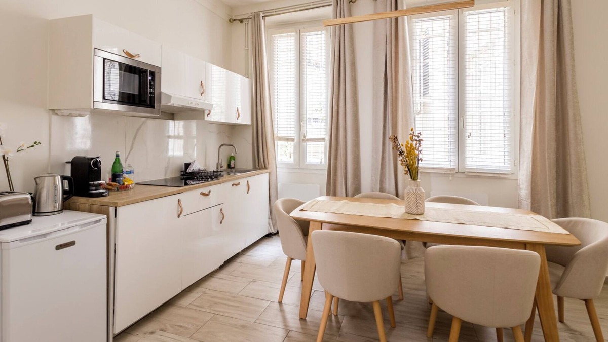 2nd Arrondissement House | Reva Suites