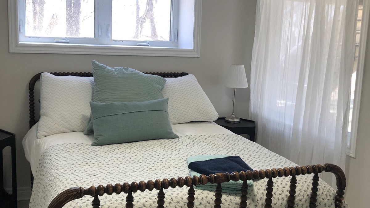 Waupoos House | Revel at this lovely private beach house on the lake :-)