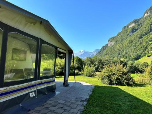 Luchsingen House | Revier caravan-ig und cool