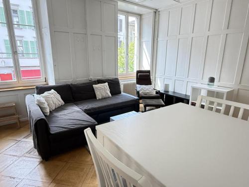 Glarus Apartment | Revier zum Bücherwurm